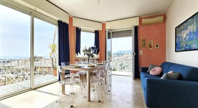 Parking, WiFi, Netflix - Sunny Sea View Haven — photo 2
