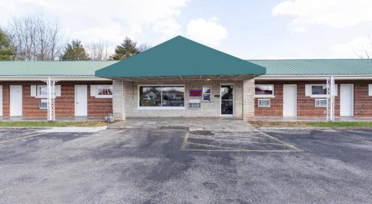 OYO Hotel Cave City KY in Cave City, KY
