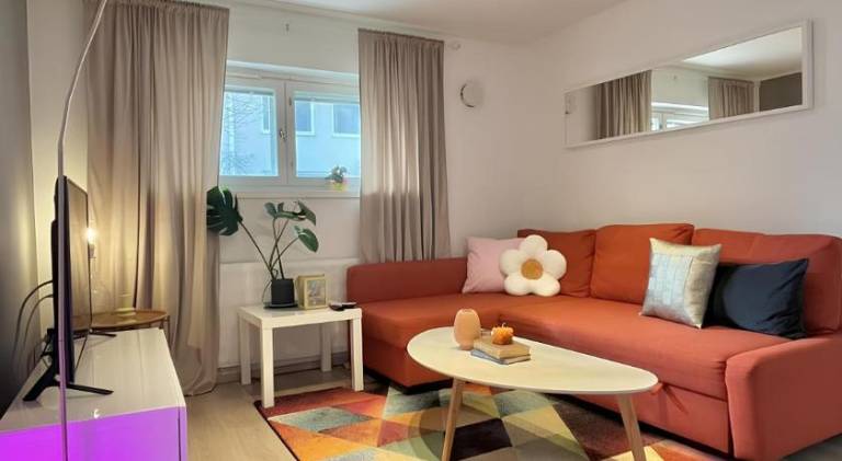 GuestFirst- Relax by the Sea 4 Min to Beach FREE Parking — photo 2