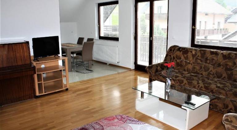 Holiday apartment with garden, BBQ & patio | Perfect for remote work — photo 2