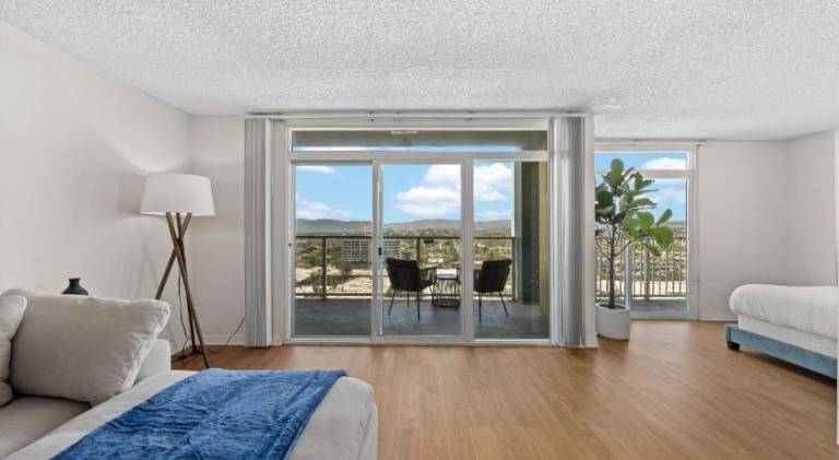 Garnet Glow Full Ocean and Venice Beach view 3BR — photo 2