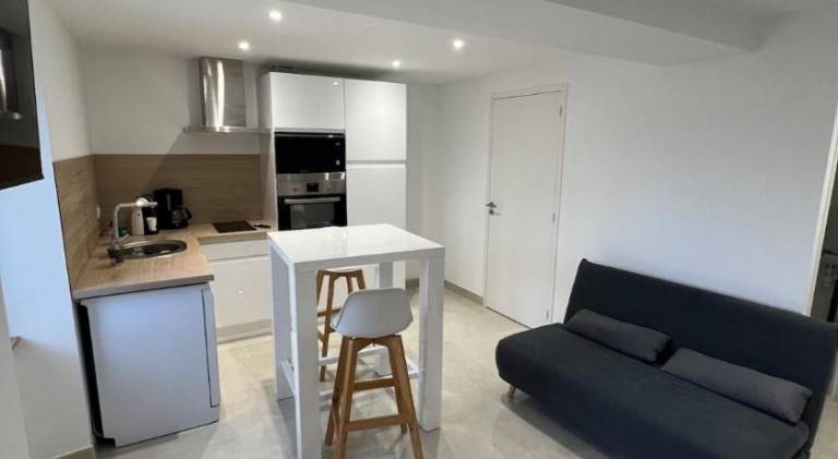 House with 1 room for 2 persons in Mayenne