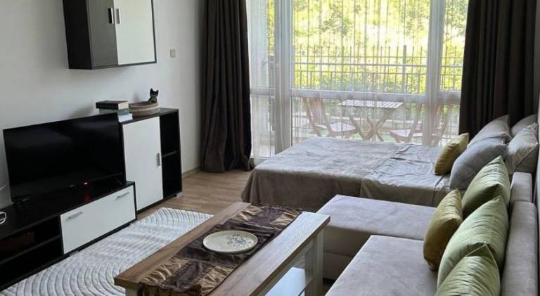 Apartment with pool — photo 2