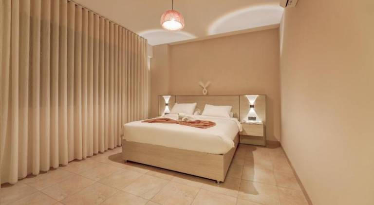 Rental apartment with pool, terrace & garden — photo 2