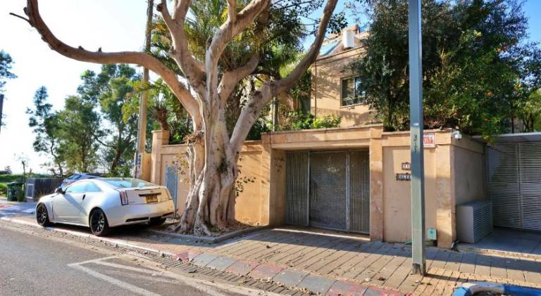 Villa with hot tub & pool | Next to the beach | Pet-friendly in Herzliya