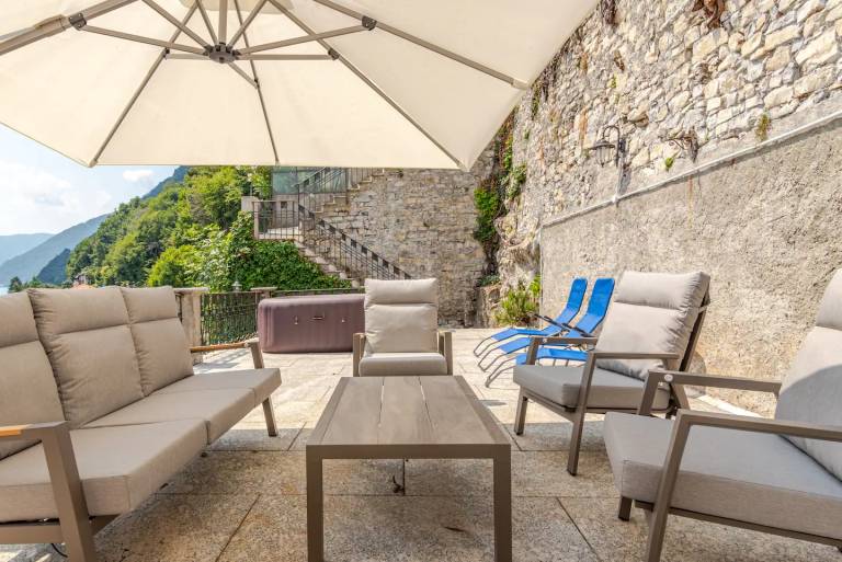 Family-oriented villa with BBQ, hot tub & terrace | Panoramic view | Dogs allowed — photo 5