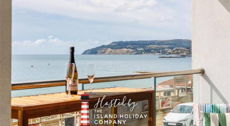 Rental apartment | Next to the beach | Pets allowed in Shanklin