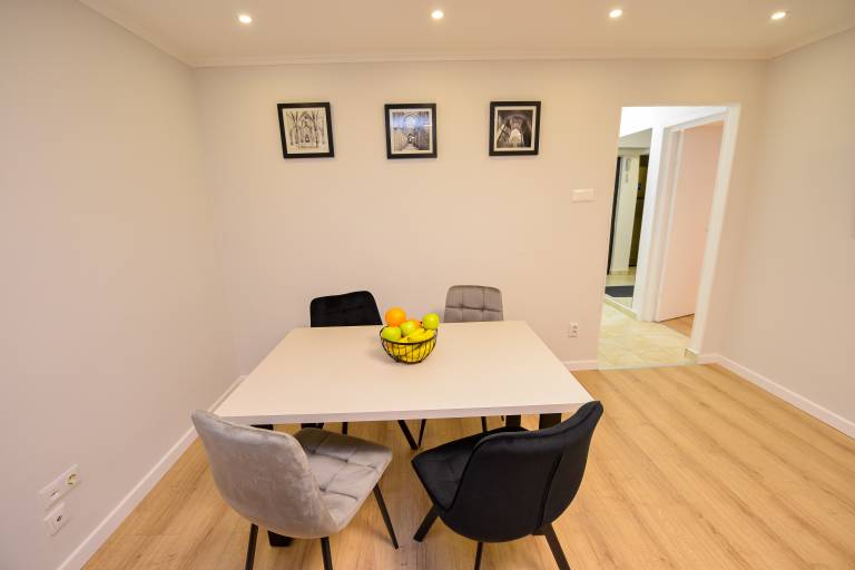 Libra Apartment - Two Bedrooms - 5 Guests - Next To Cismigiu Gardens — photo 2