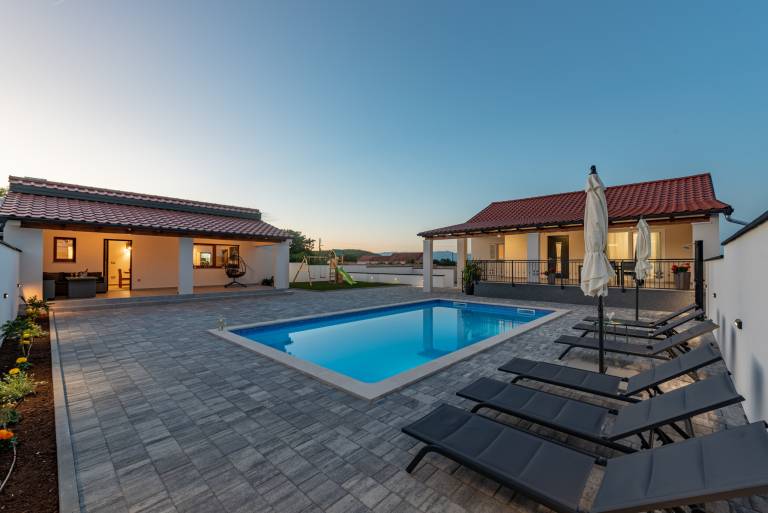 Villa Chivas ZadarVillas