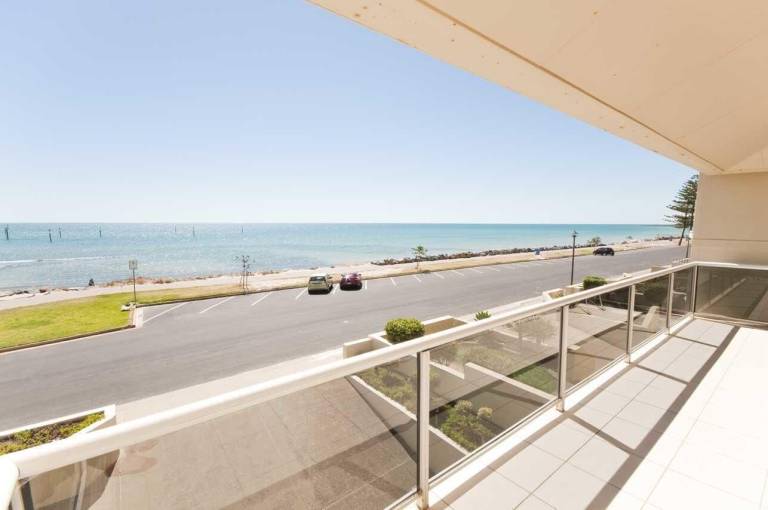 Apartment West Beach