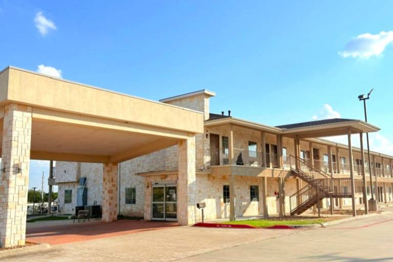 Westwood Inn Extended Stay in Gonzales, TX