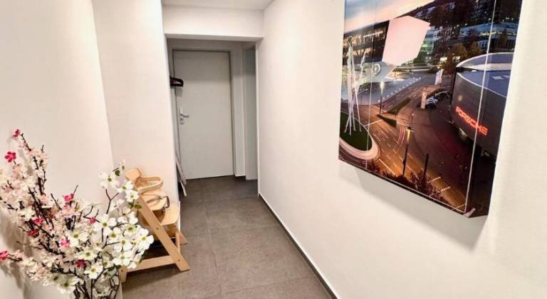 Serviced apartment with barbeque & patio | Close to Porsche Museum | Suitable for remote work — photo 2