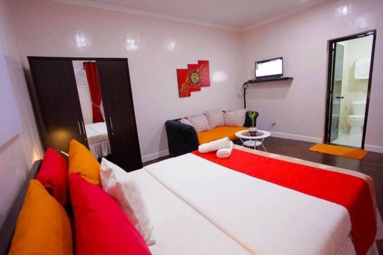 HALFWAY HOUSE HOSTEL MACTAN CEBU AIRPORT