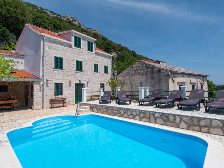 Fully equipped wonderful house with private pool, patio & barbecue | Sea view | Pet-friendly — photo 2