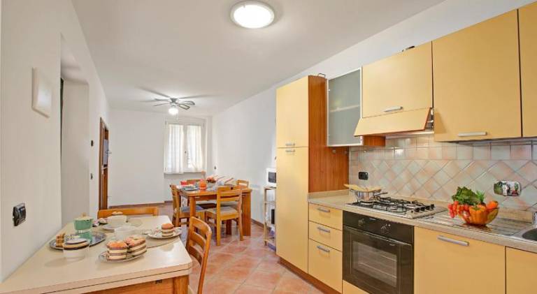 Holiday apartment with 2 rooms for 5 persons — photo 2