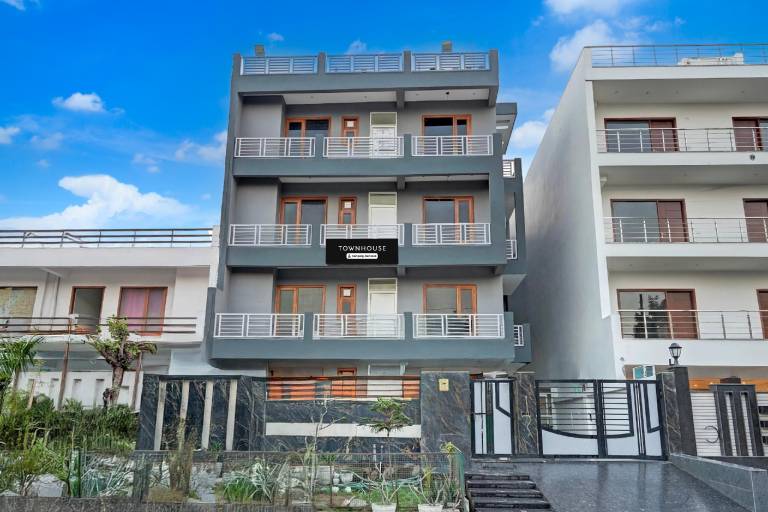 Townhouse Sector 135 Noida in Noida