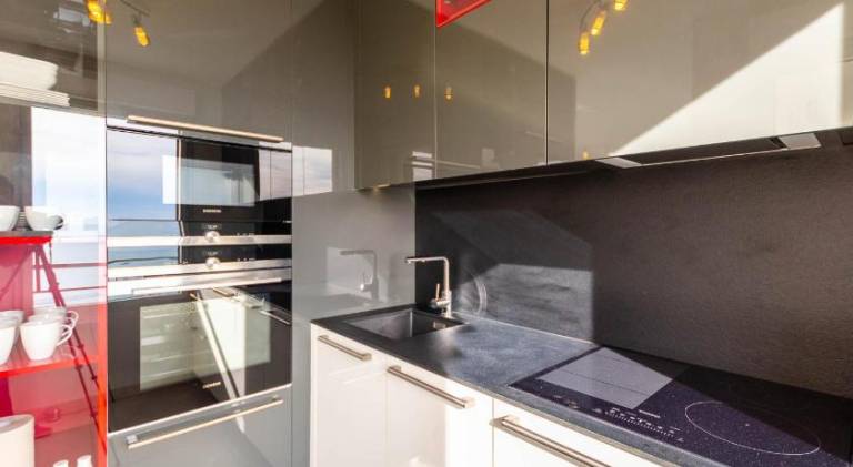Wonderful apartment with jacuzzi, terrace & heated pool | Pets allowed — photo 3