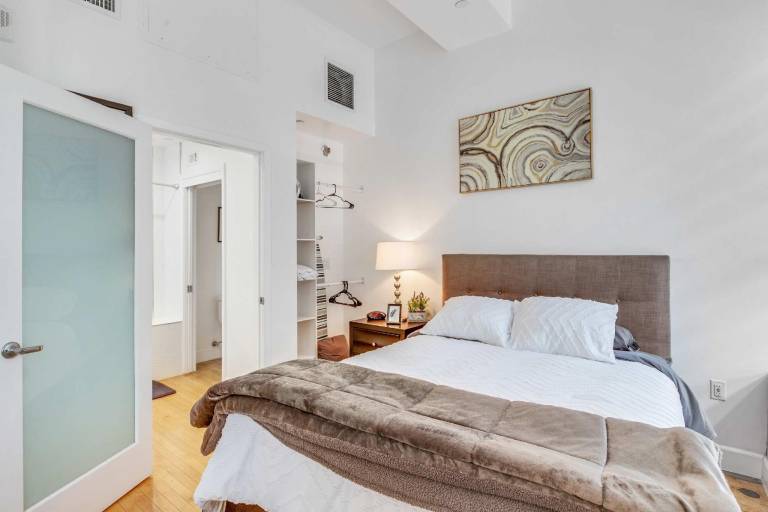 Stylish Deluxe 1BR At HWH by Oneluxstay — photo 2
