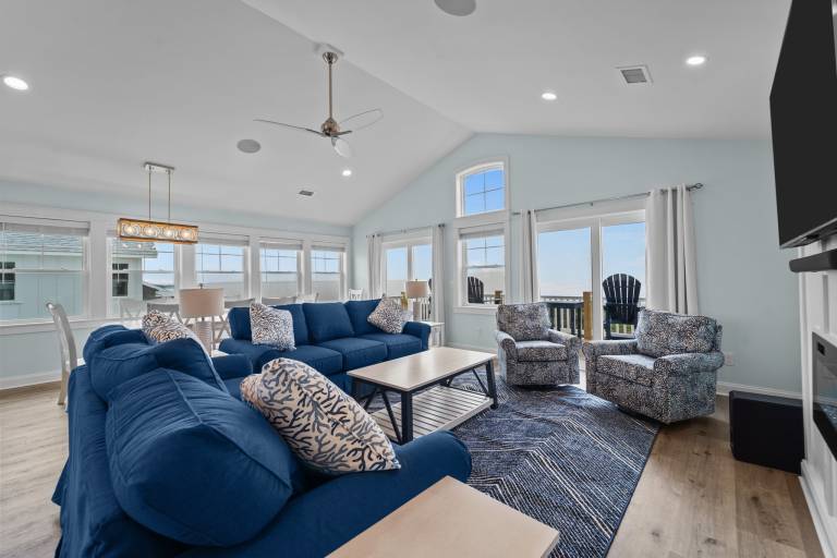 Soundfront home, shallow water, private pool, hot tub, windsurfing access — photo 3