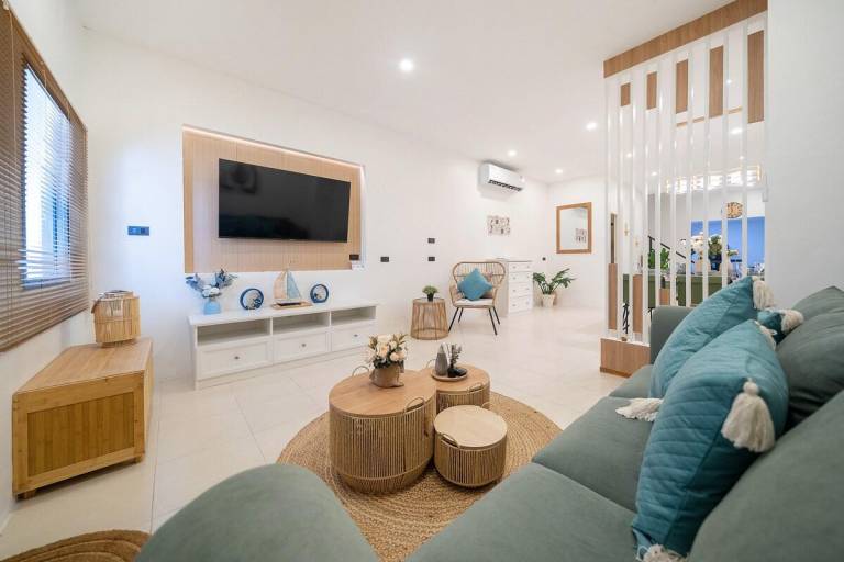 Wink9 Central Patong city Beach /sleep 8 in Patong