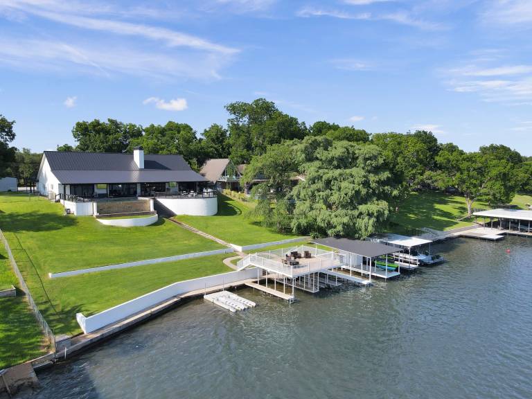 House  Horseshoe Bay