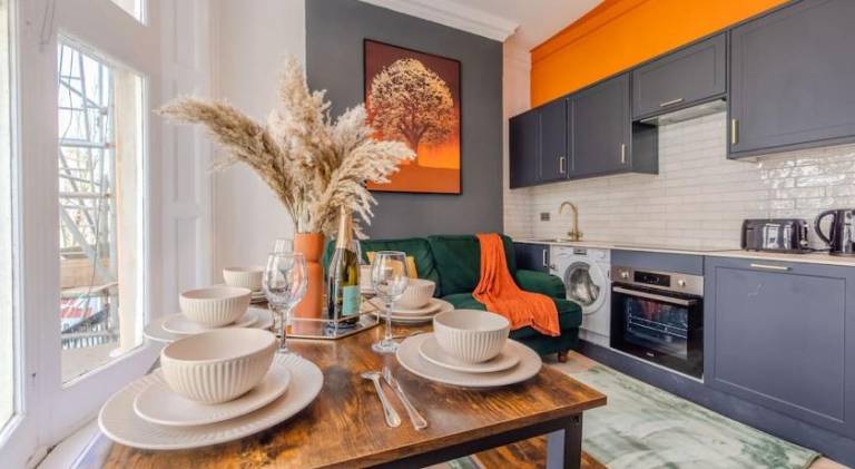 Beautiful 2 Bedroom Flat Next to Brighton Beach and Shopping Centre — photo 3