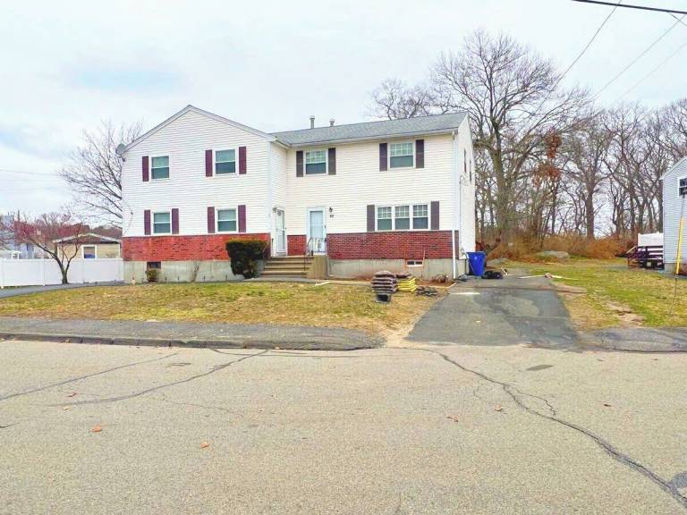 Apartment  Brockton