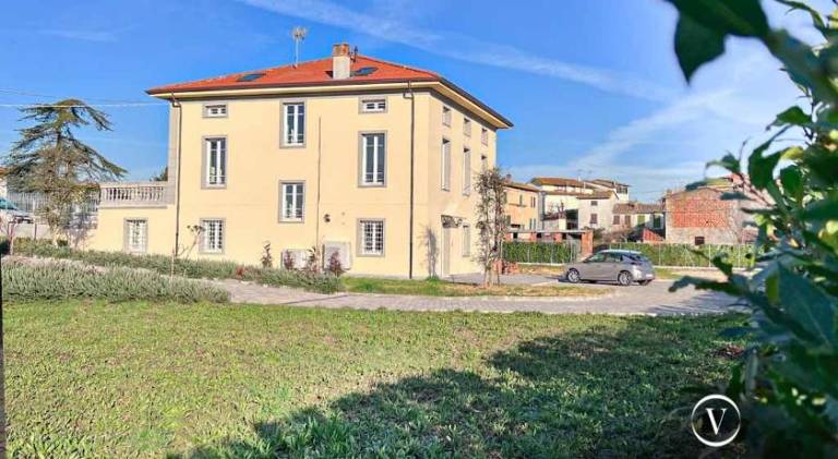 Beautiful rental apartment with yard | Good for workation | Pet-friendly in Montecarlo