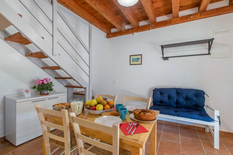 Holiday apartment with pool & garden — photo 4