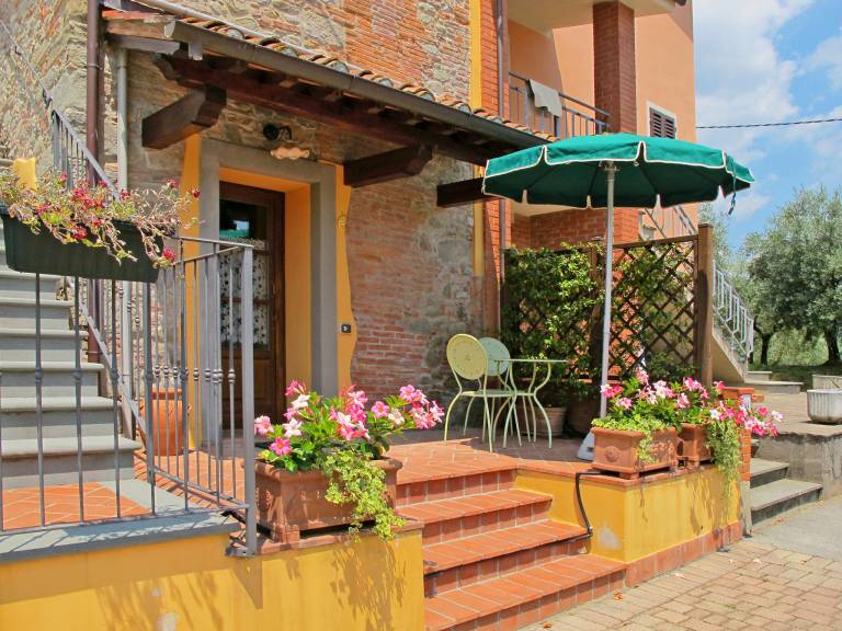 Fully equipped charming holiday apartment with garden, pool & patio | Nature view | Dogs allowed — photo 4