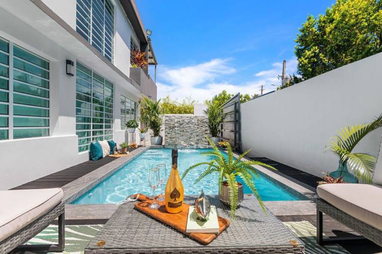 House Isla Verde