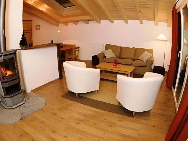 Holiday apartment with patio — photo 4