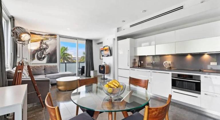 Nice vacation home with pool | Next to Miami Beach Botanical Garden | Next to the beach | Perfect for remote work | Dogs allowed — photo 4