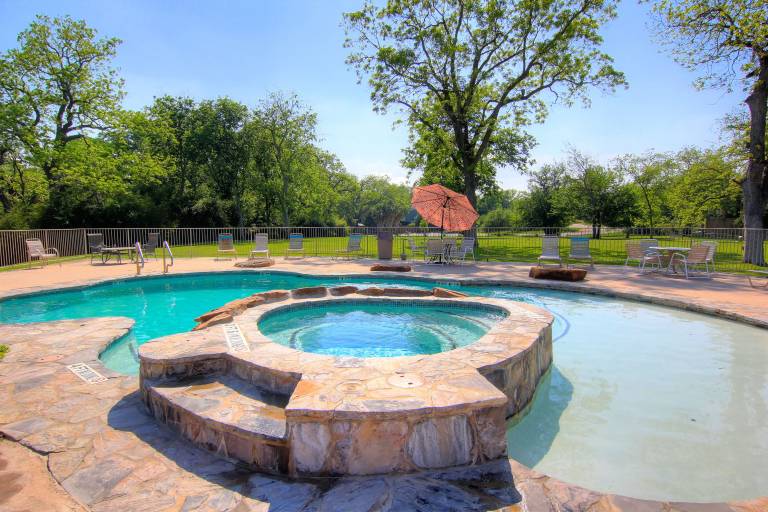 Children-friendly nice rental apartment with pool & jacuzzi | Pet-friendly — photo 4