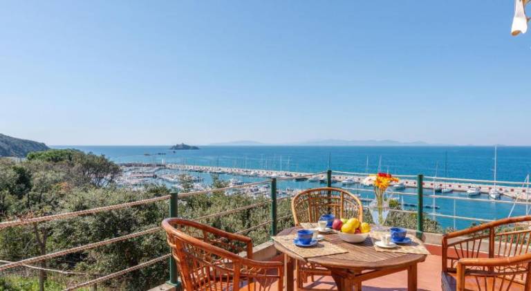 Villa with 7 rooms for 10 persons — photo 3