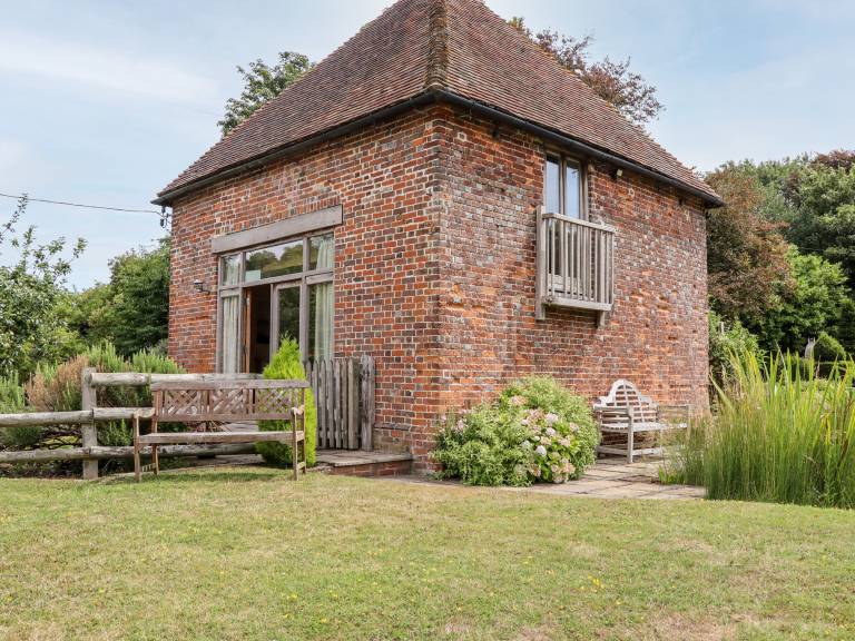 Cottage  River