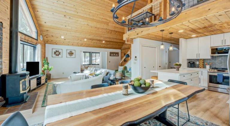 Vacation home with pool & hot tub — photo 5