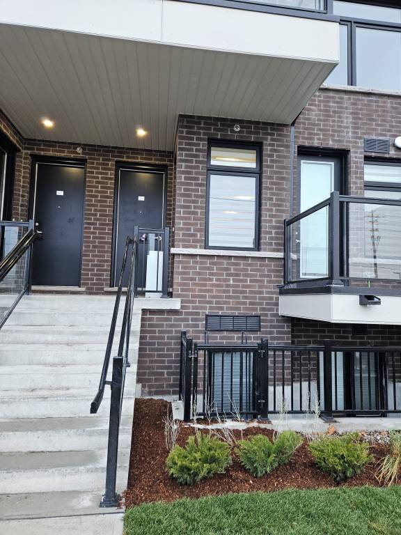 Condo Pickering