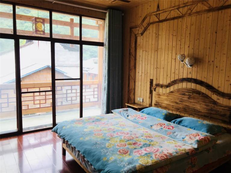 One Step to Heaven Inn (National Forest Park) — photo 2