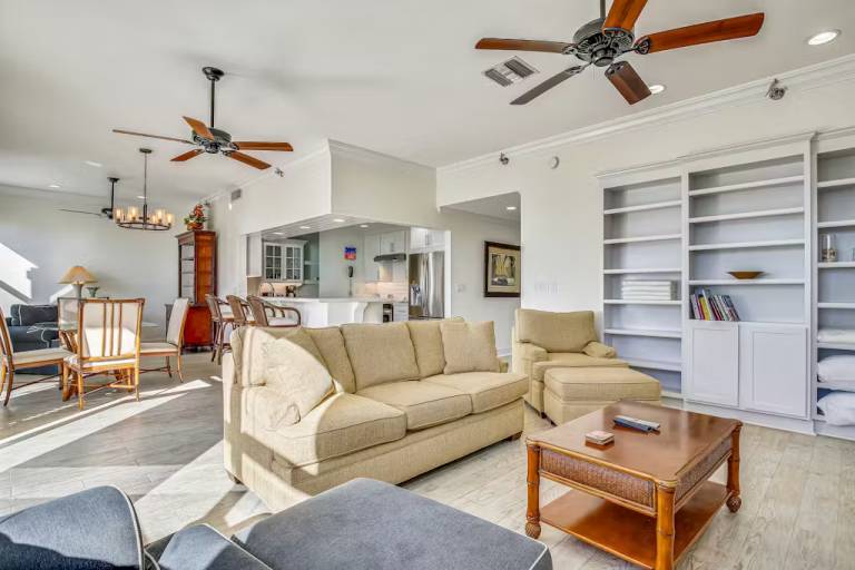 Sunset Overlook - Waterfront Condo at Harbour Place with Sunset View — photo 4