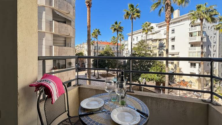 Modern 2 Bd Next To Rue D'antibes — photo 2