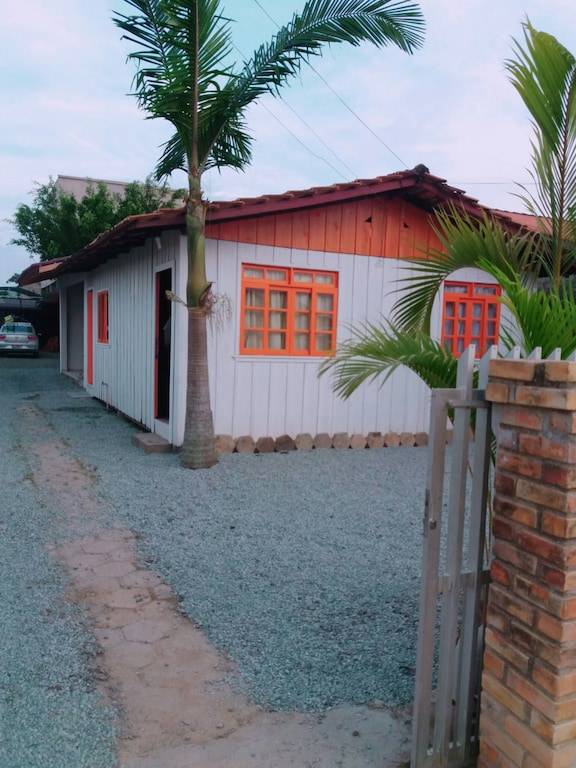 Casa  Praia de Armação do Itapocorói