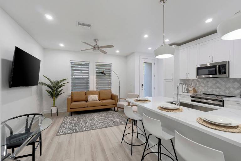 House  Palmetto Beach