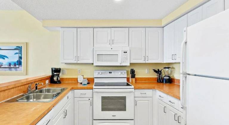 Oceanfront 2BR Resort Retreat with Beach Access — photo 4