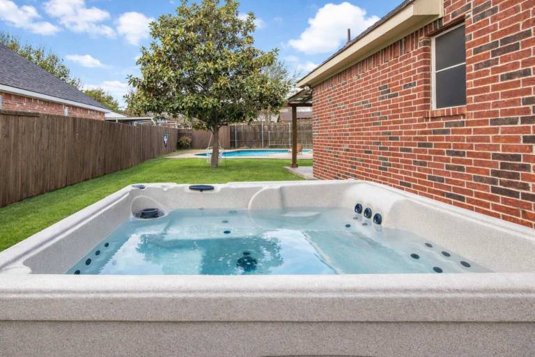 Vacation home with private pool & garden — photo 3