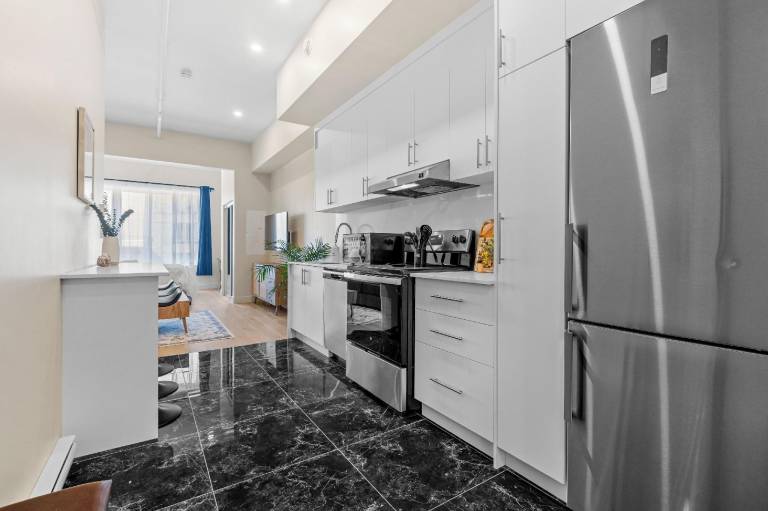 Serviced apartment for 7 persons in Montréal, QC