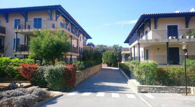 Fully equipped holiday apartment with pool & patio | Pet-friendly — photo 5