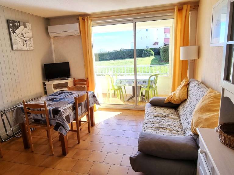 Holiday apartment with pool | Next to the beach | Pets are welcome in Agde