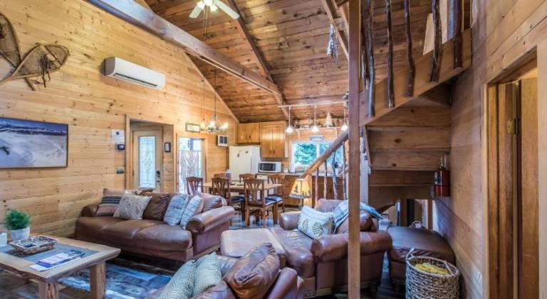 Pleasant vacation home with hot tub | Perfect for remote work | Dogs allowed — photo 3