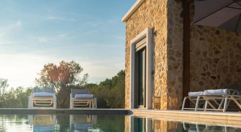 Lovely villa with terrace, private pool & yard | Good for workation | Pets allowed in Rhodes